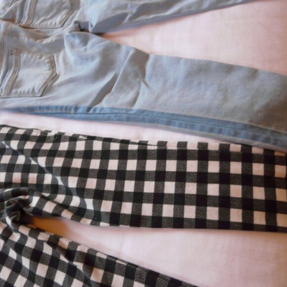 Two Pair of size 4 Old Navy Girls pants Ballerina Jeggings - Picture 6 of 6